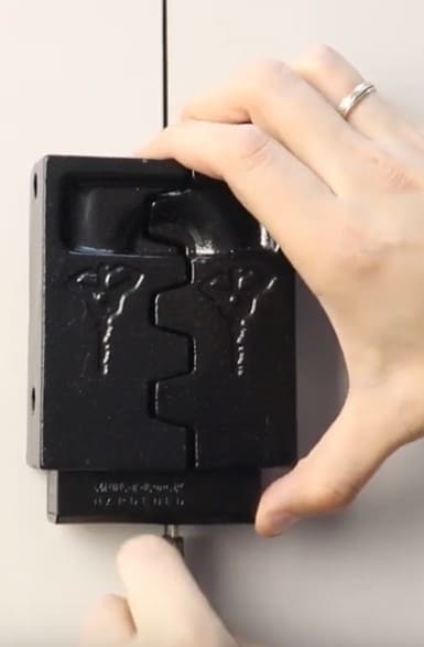 навесной замок MUL-T-LOCK M13/C2 с протектором