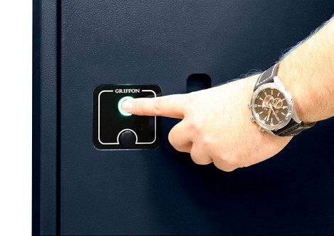 Оружейный сейф с биометрическим доступом