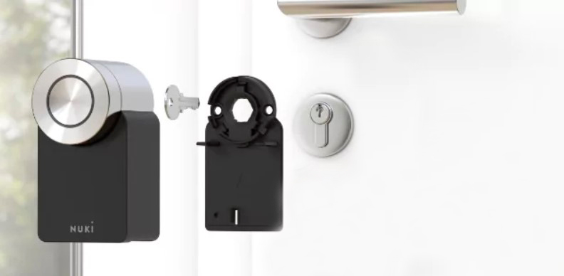 Монтаж - накладний розумний замок.jpg