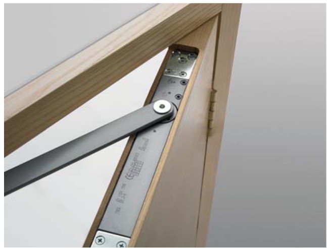 Вмонтированный доводчик в дверное полотно