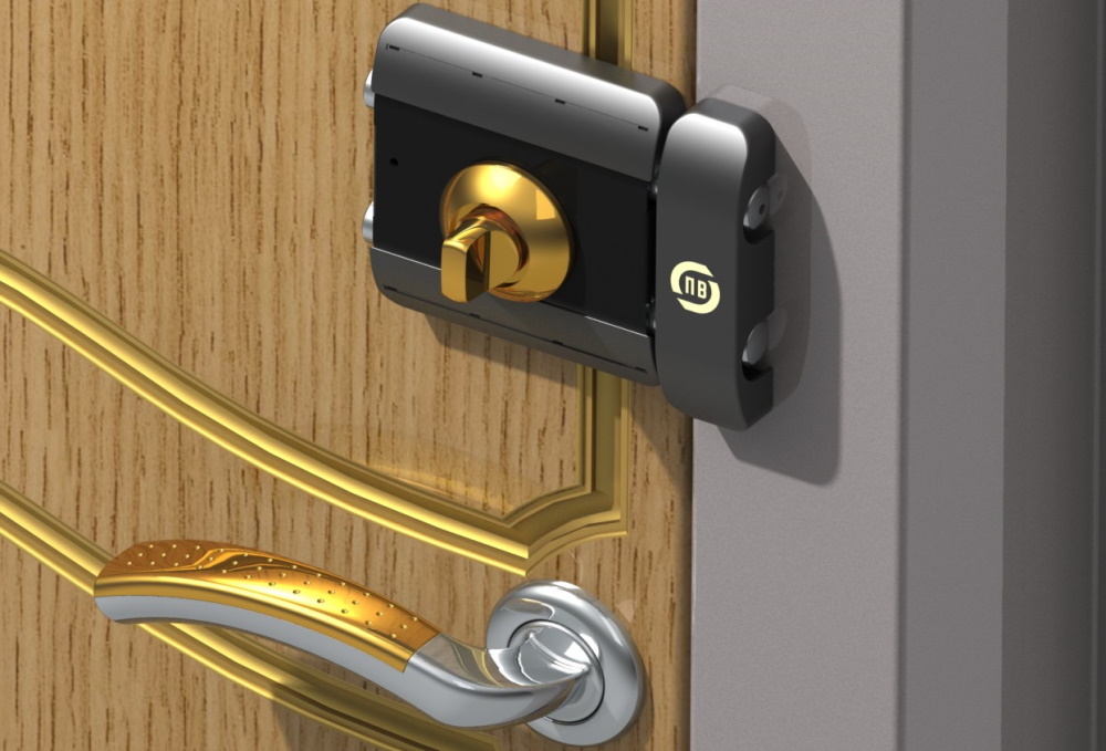 Пример использования накладного замка на дверях