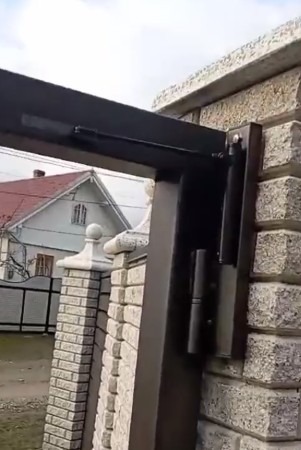 замок калитки в ответной планке
