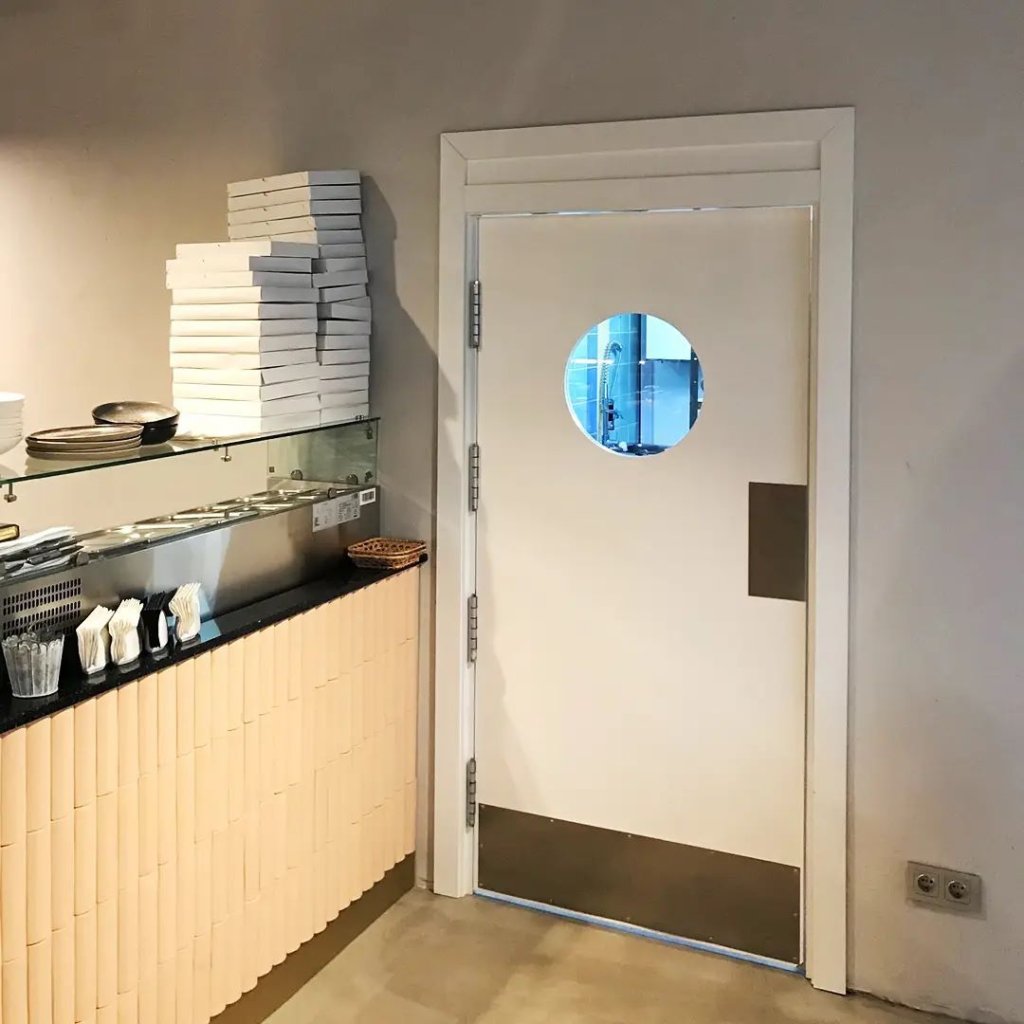 Удобные барные двери для кухни