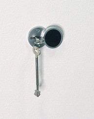 Сейф открываемый ключом