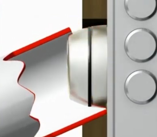 Соскольжение инструмента при попытке вырывания протектора