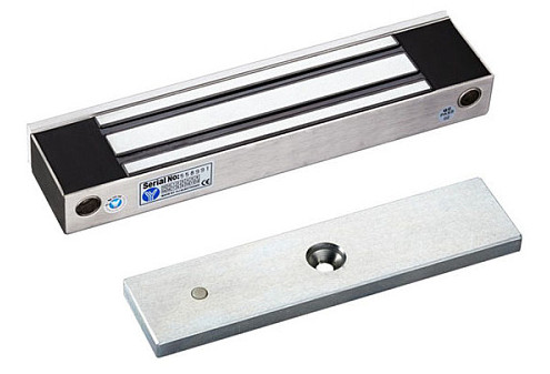 Два элемента от электромагнитного замка